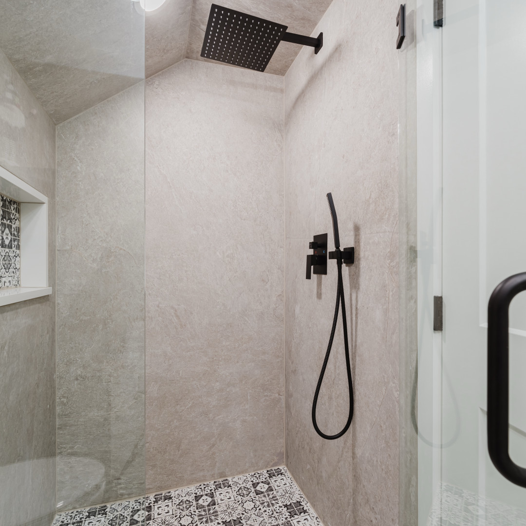 211 Roberts Road New Lenox, IL 60451 - Photo 31 of 37 a bathroom with a shower