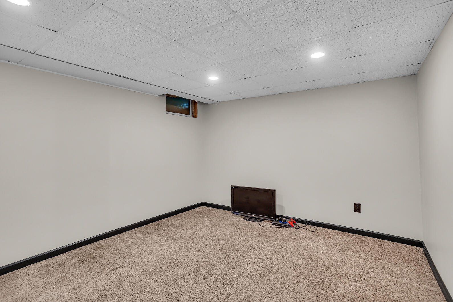 4372 Moscow Road Spring Arbor, MI 49283 - Photo 28 of 40 Bedroom 4