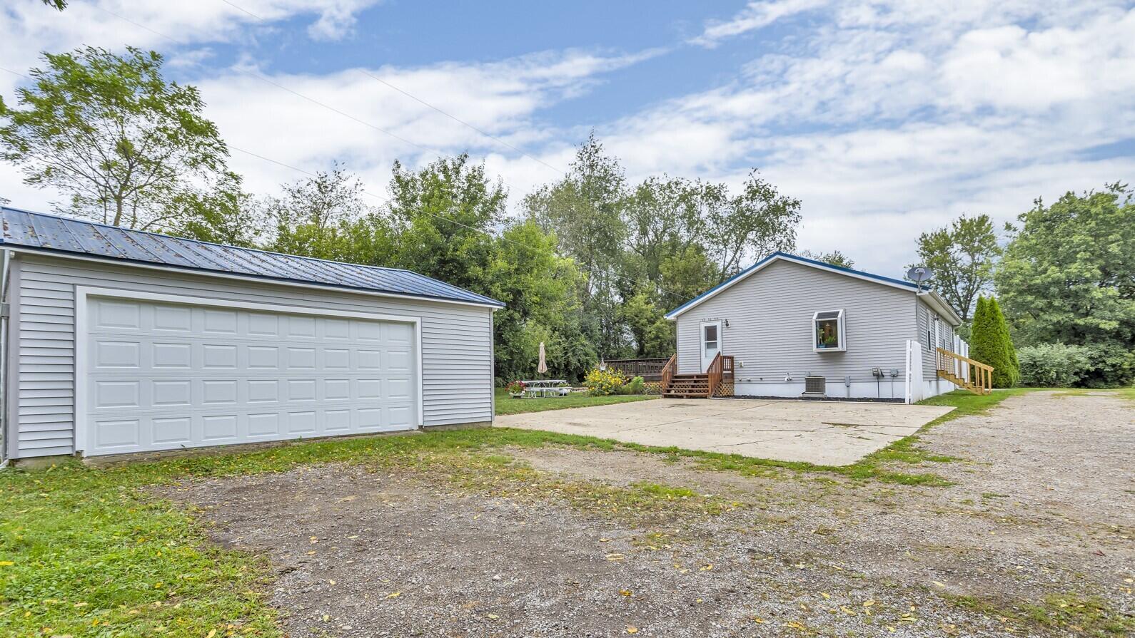 4372 Moscow Road Spring Arbor, MI 49283 - Photo 3 of 40 2 car garage