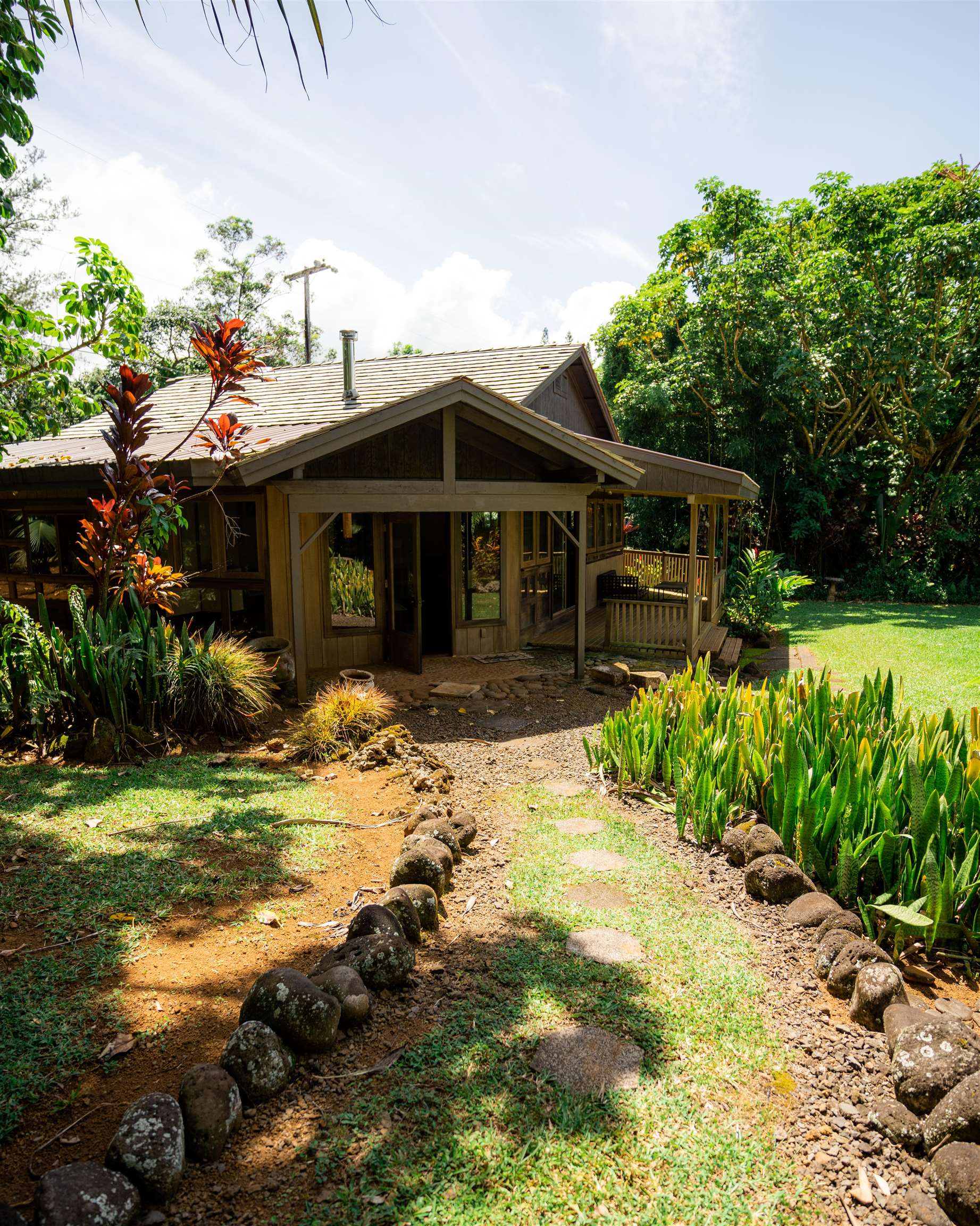 60 Lepo Place Haiku, HI 96708 - Photo 2 of 29