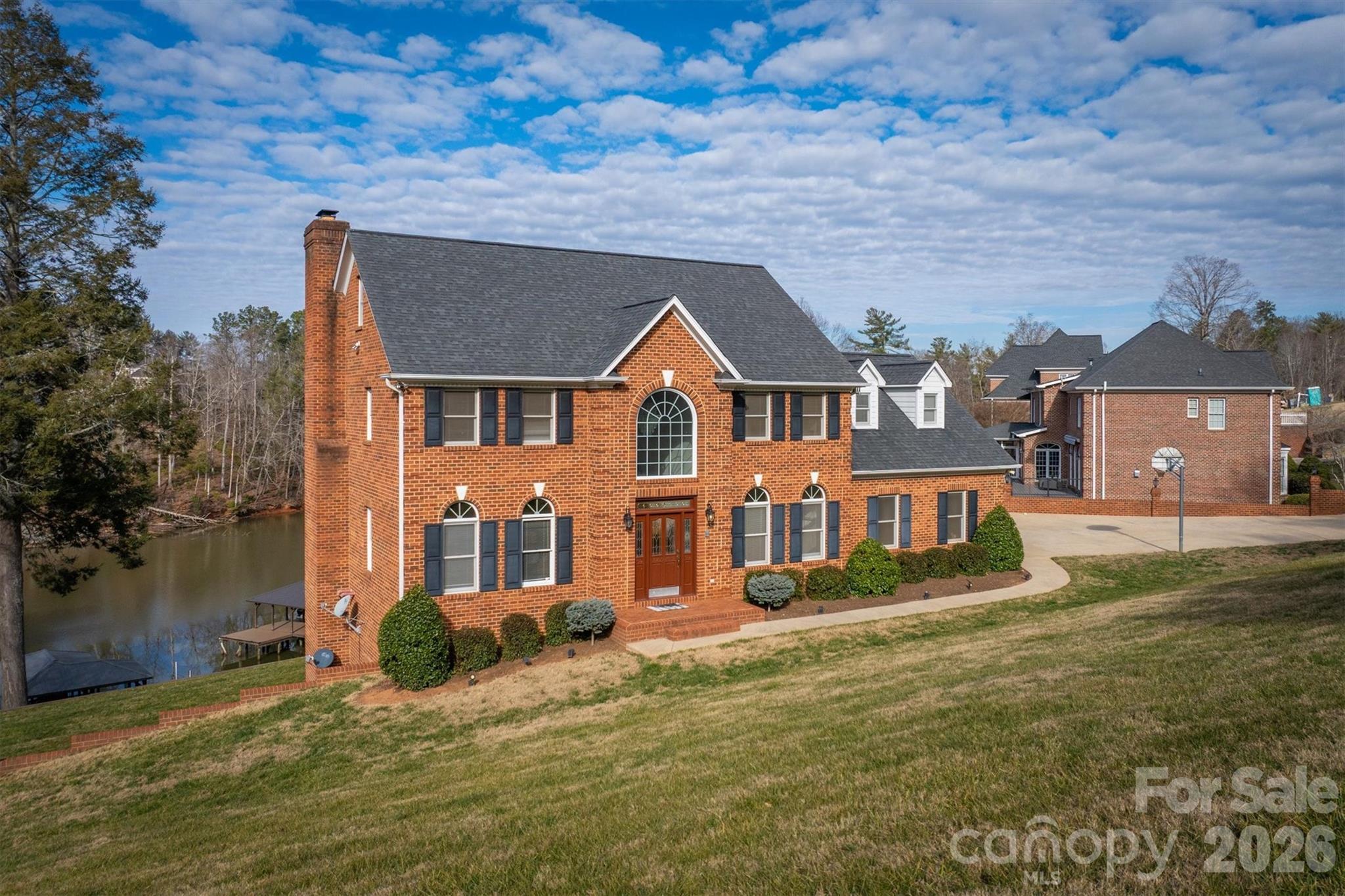 46 Mariners Point Lane Hickory, NC 28601 - Photo 1 of 43 Gallery Image 1