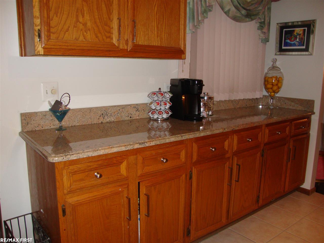 20240 Dunham Road Clinton Township, MI 48038 - Photo 11 of 36 31319480-10.JPG