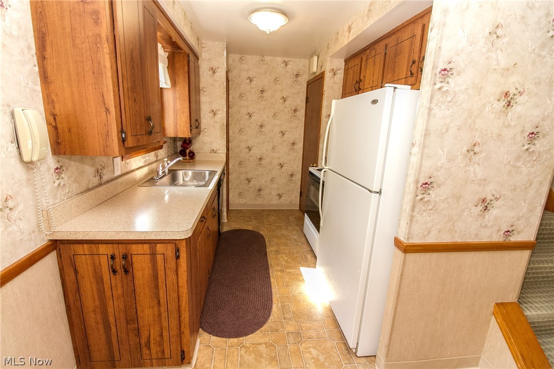 349 Clarmont Road Eastlake, OH 44095 - Photo 12 of 32