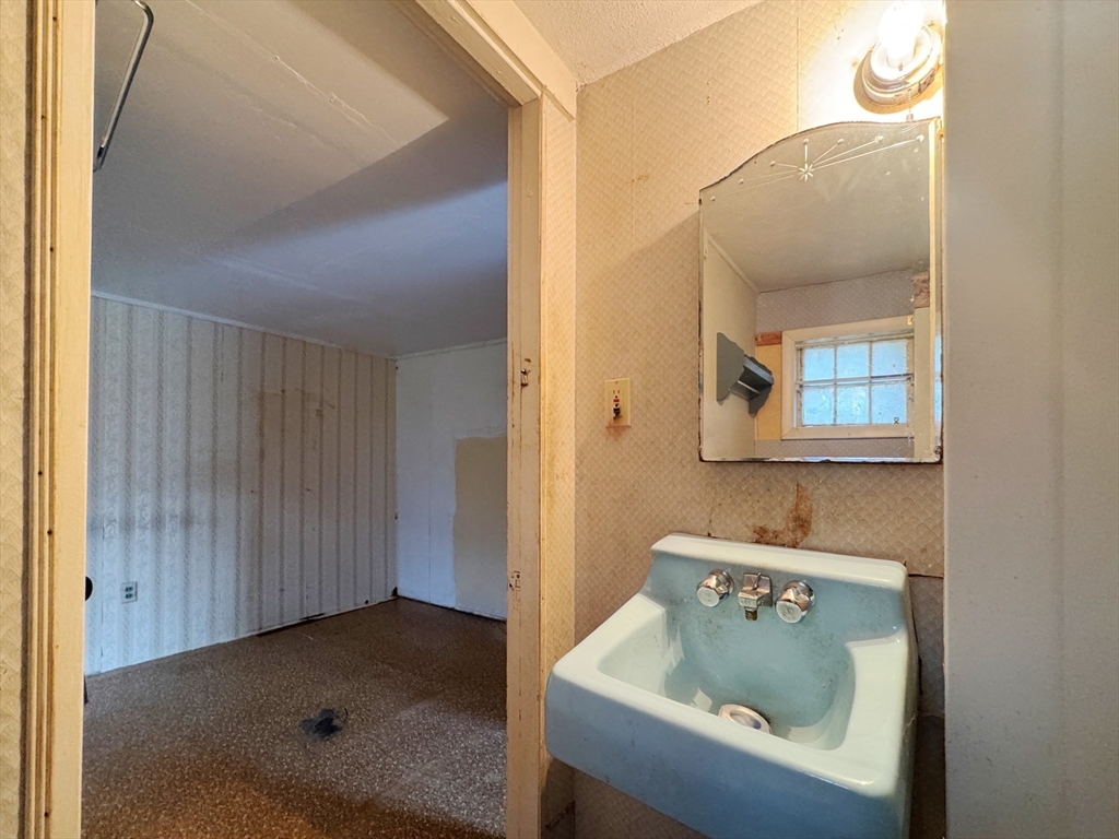 445 Western Avenue Gloucester, MA 01930 - Photo 15 of 24