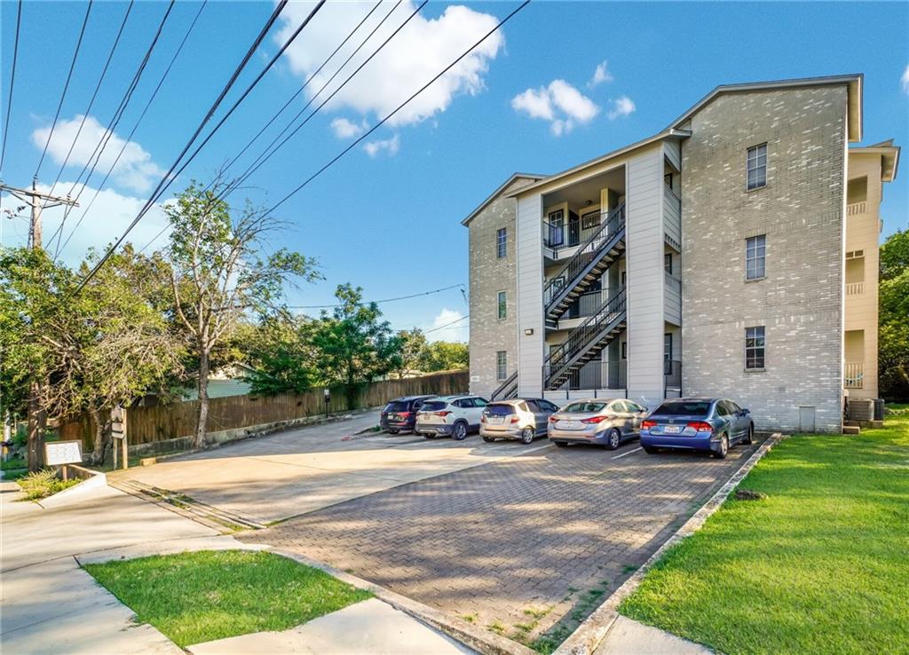 1005 North LBJ Drive, Unit B2 San Marcos, TX 78666 - Photo 11 of 13