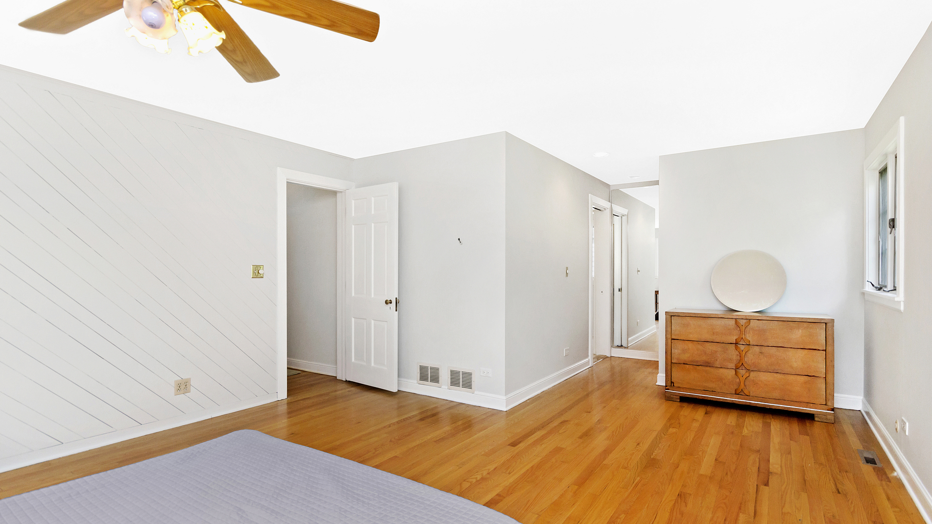 9449 Ridgeway Avenue Evanston, IL 60203 - Photo 14 of 29