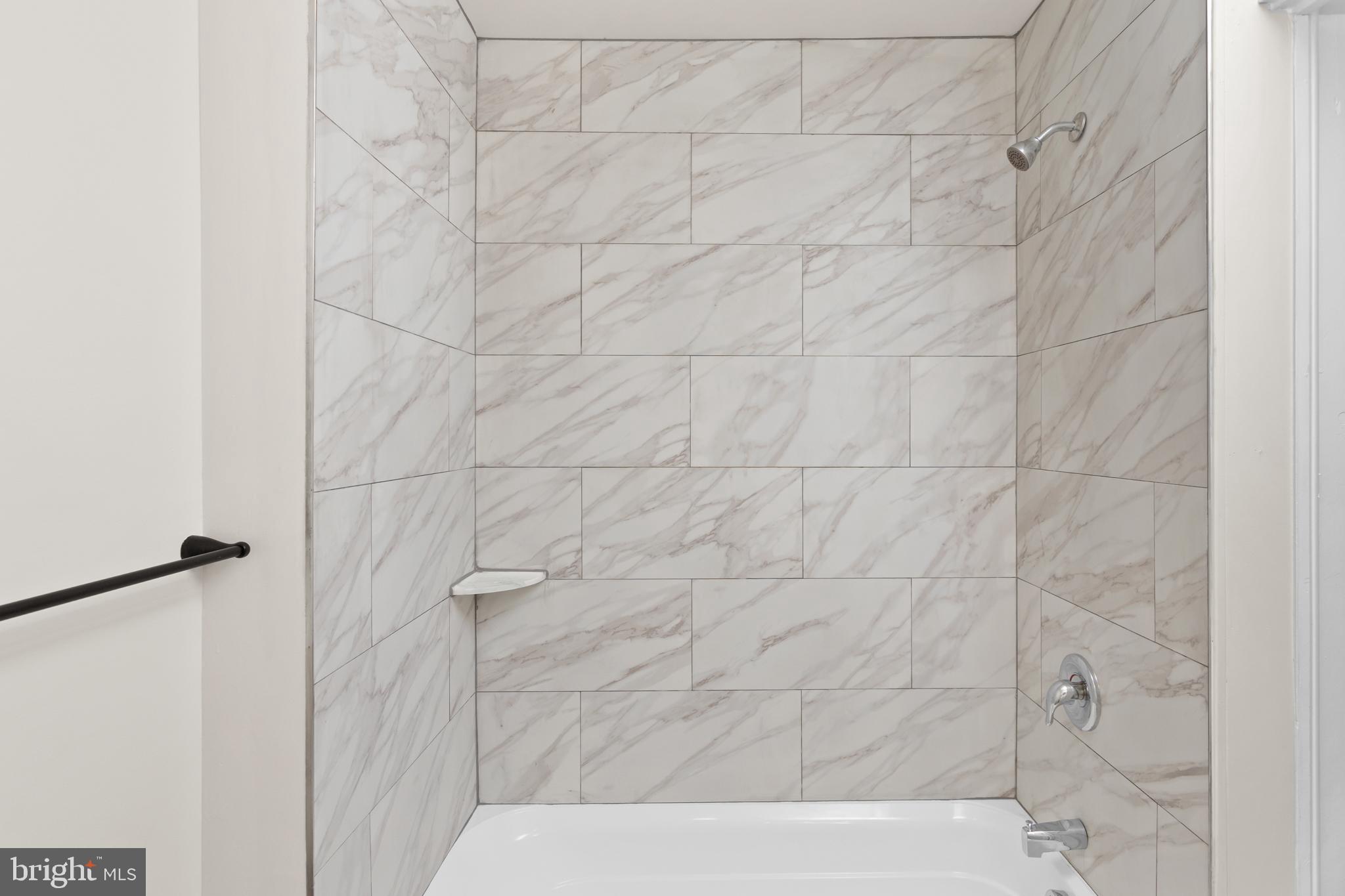 306 Berwyn Avenue Ewing, NJ 08618 - Photo 17 of 34 First Floor Full Bathroom with Tub