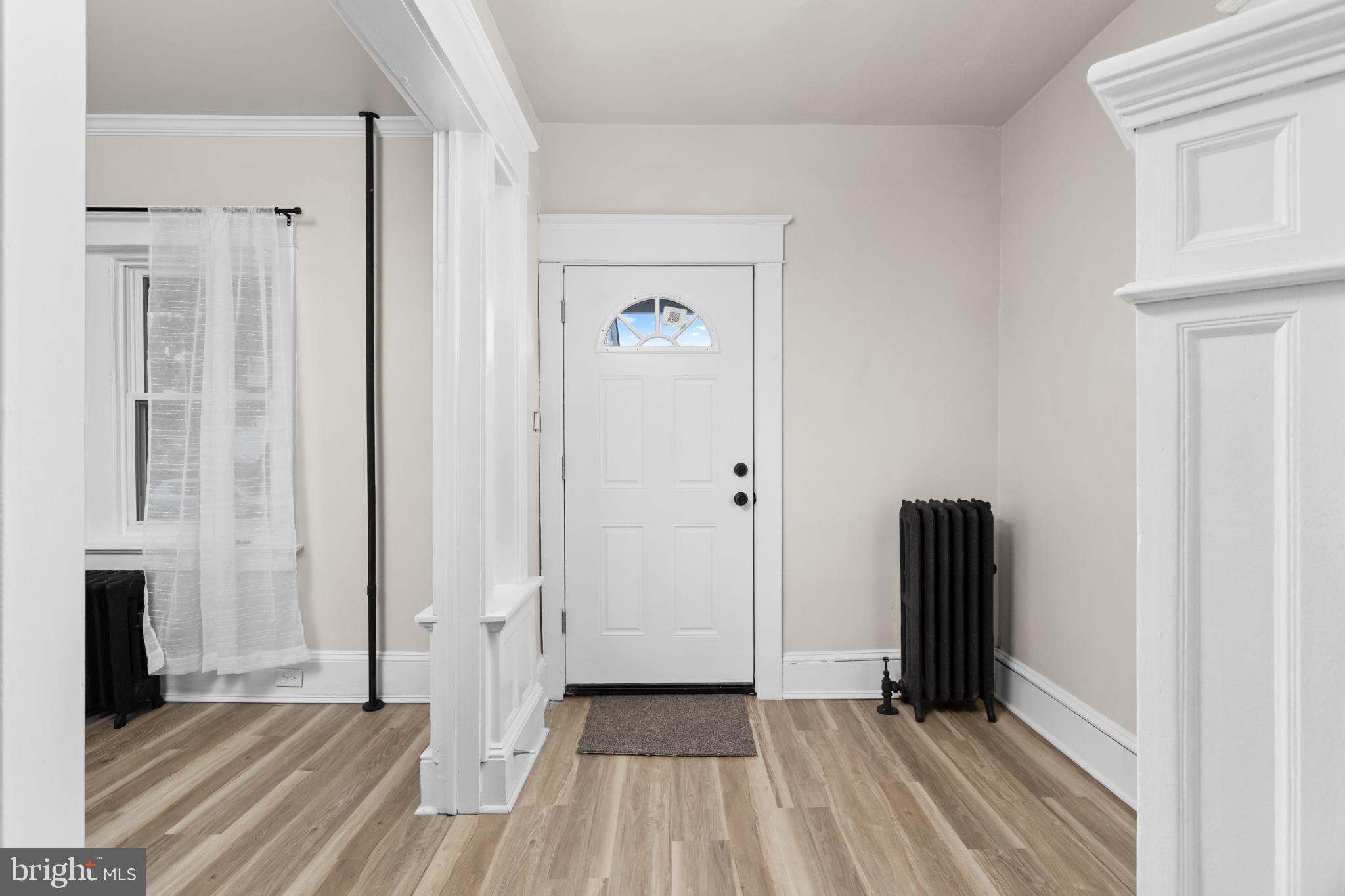 306 Berwyn Avenue Ewing, NJ 08618 - Photo 4 of 34 Entry Way