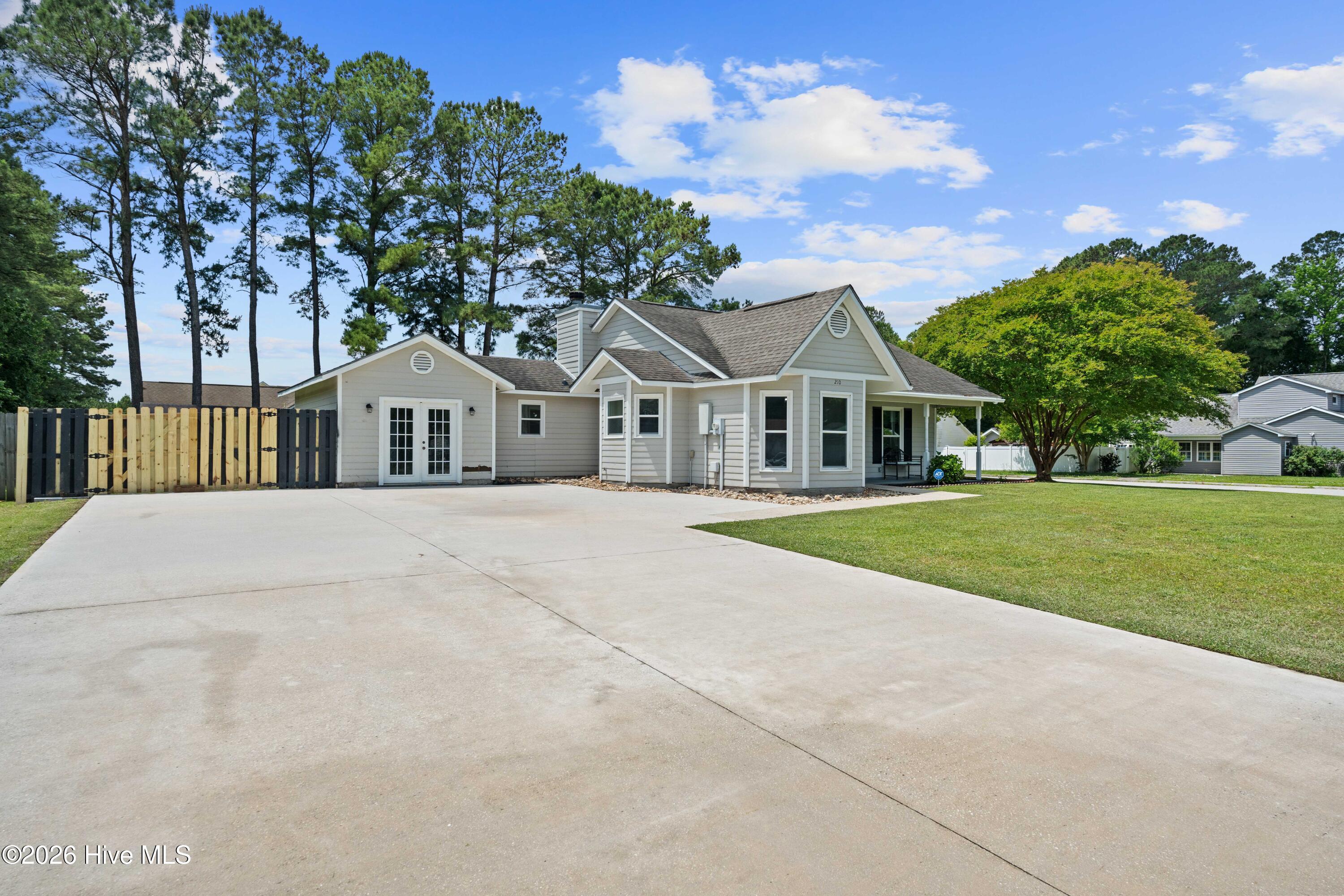 210 Balsam Road Jacksonville, NC 28546 - Photo 3 of 36 20260510-3