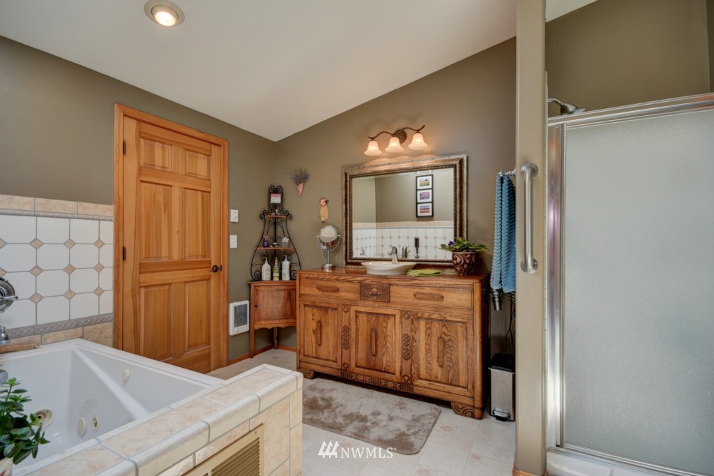 680 Christenson Road Greenbank, WA 98253 - Photo 14 of 25 Gallery Image 14