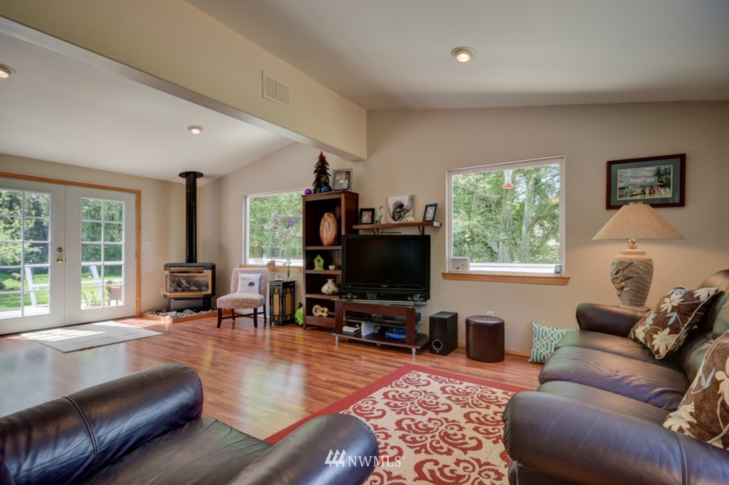 680 Christenson Road Greenbank, WA 98253 - Photo 5 of 25 Gallery Image 5