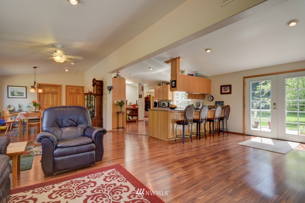 680 Christenson Road Greenbank, WA 98253 - Photo 6 of 25 Gallery Image 6
