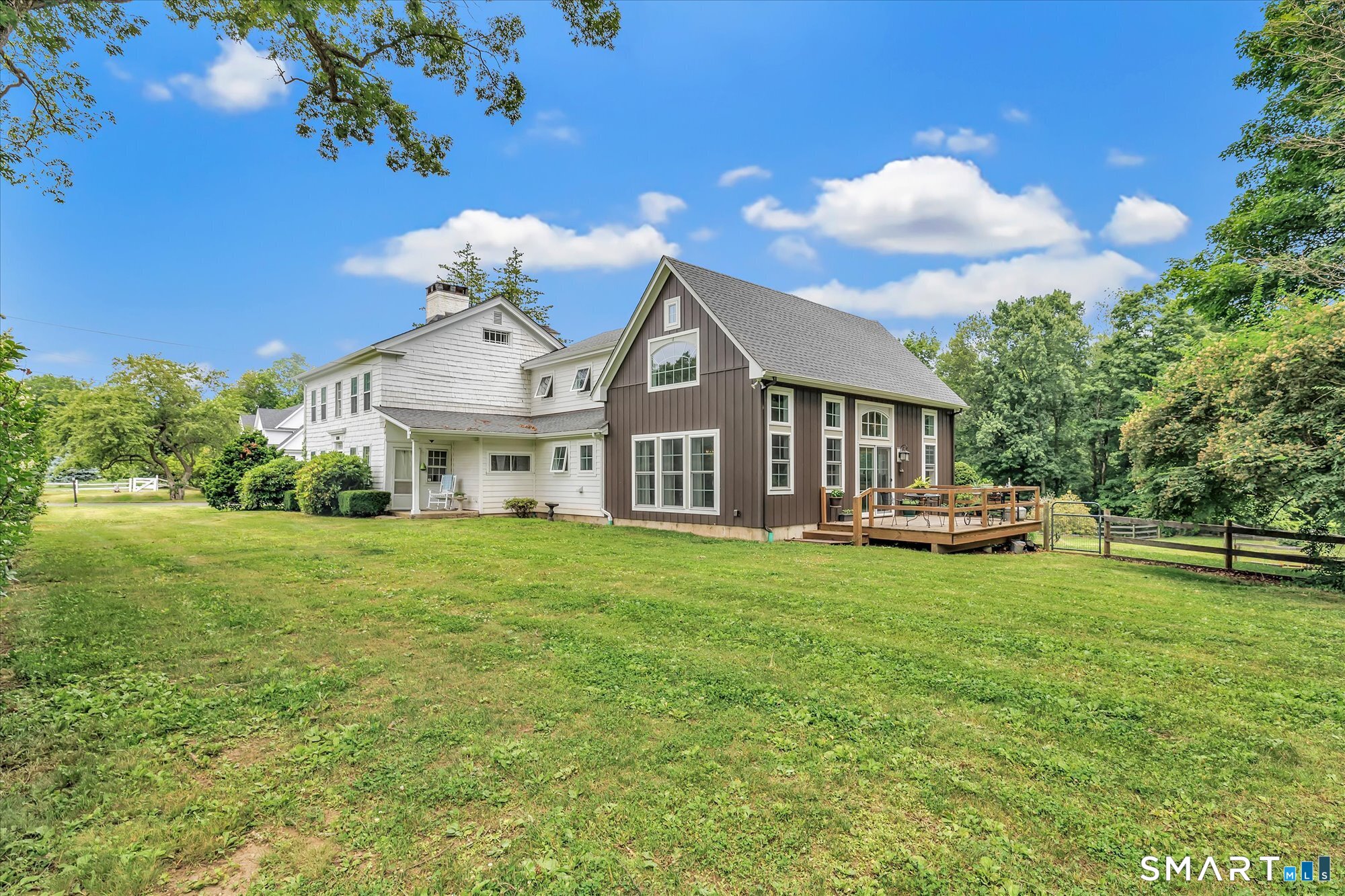 137 Rockwell Road Bethel, CT 06801 - Photo 4 of 40