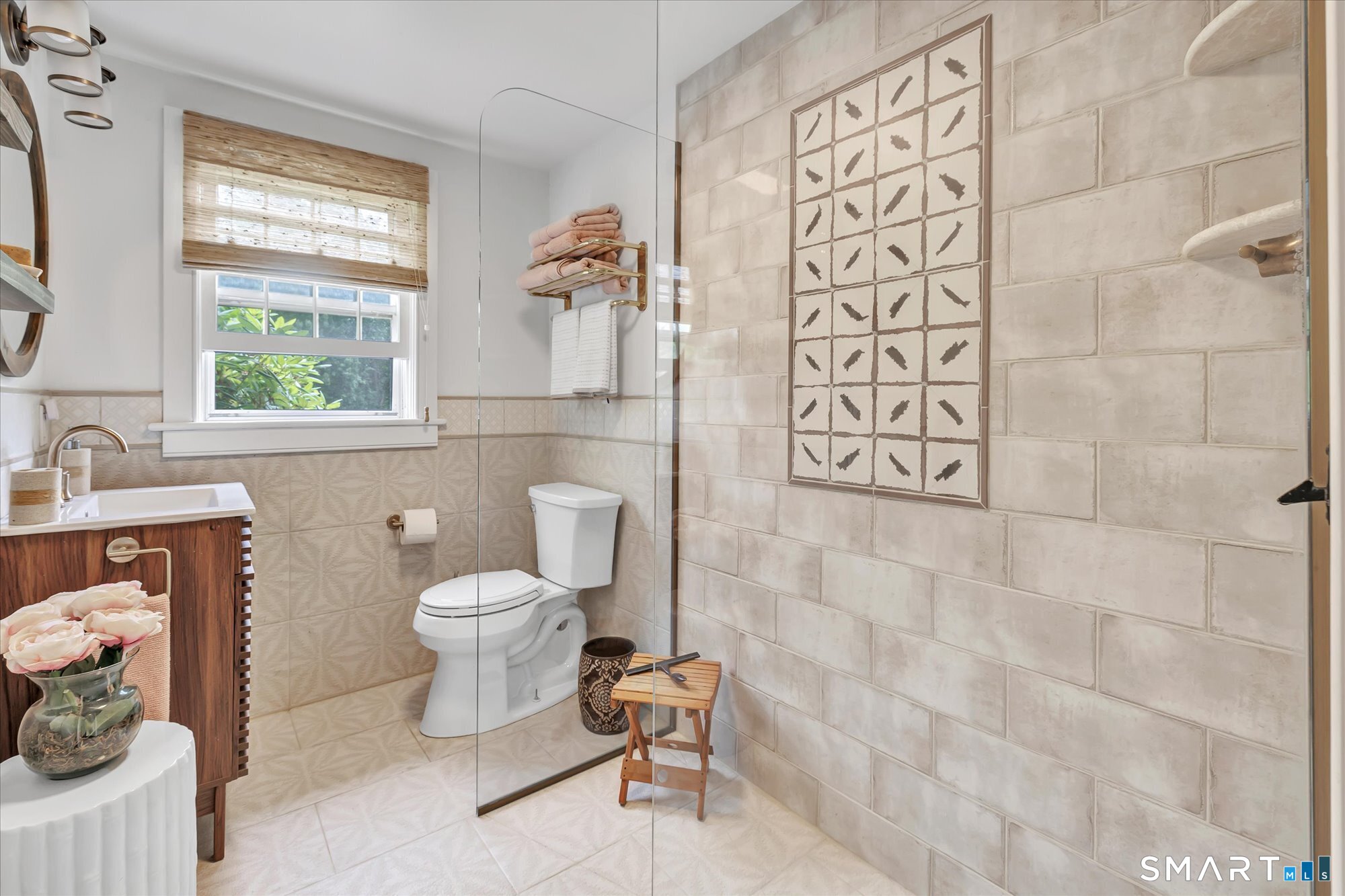 137 Rockwell Road Bethel, CT 06801 - Photo 9 of 40 MAIN FLOOR BEDROOM ENSUITE #1 FULL BATH