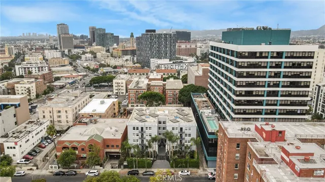 a view of a multi story building