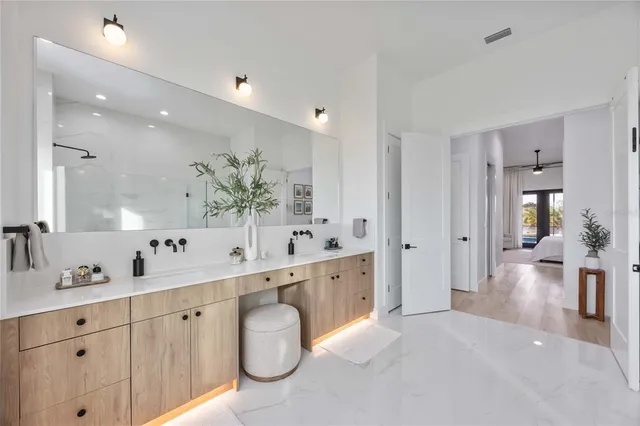 $699,900 | 8 Idle Court, Placida, FL 33946