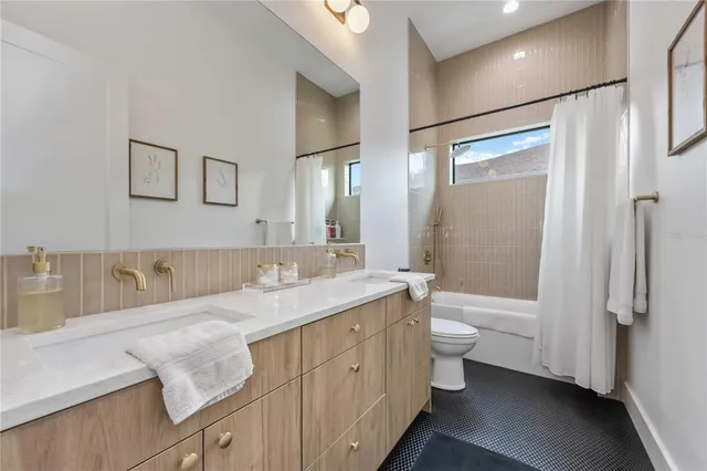 $699,900 | 8 Idle Court, Placida, FL 33946