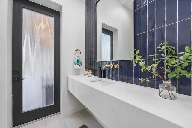 $699,900 | 8 Idle Court, Placida, FL 33946