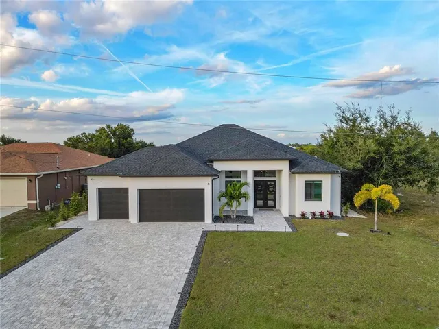 $699,900 | 8 Idle Court, Placida, FL 33946