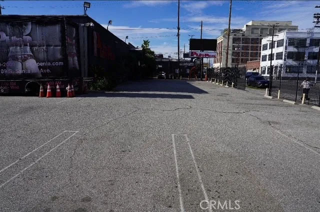 $2,500 | 1109 South Santa Fe Avenue, Los Angeles, CA 90021