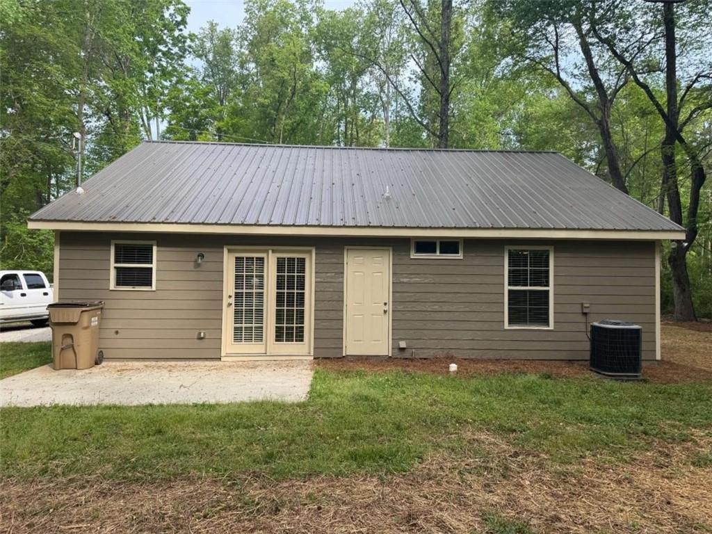 7883 Pendergrass Road Hoschton, GA 30548 - Photo 3 of 32