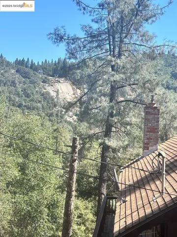 a view of an outdoor space