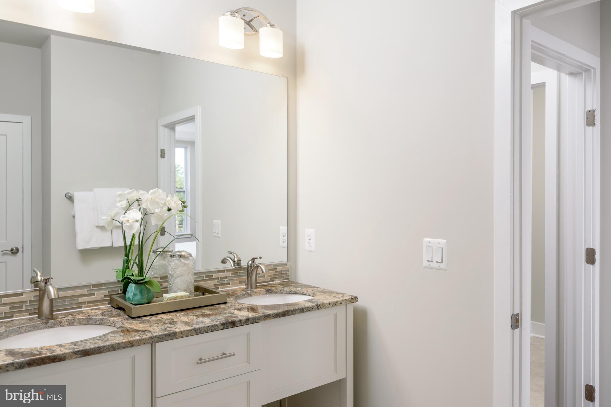 11687 Sunrise Square Place, Unit 12 Reston, VA 20191 - Photo 13 of 27 Bath (Master)
