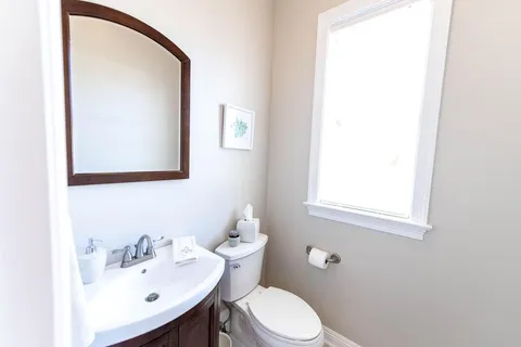 $570,000 | 20 English Turn Court, New Orleans, LA 70131