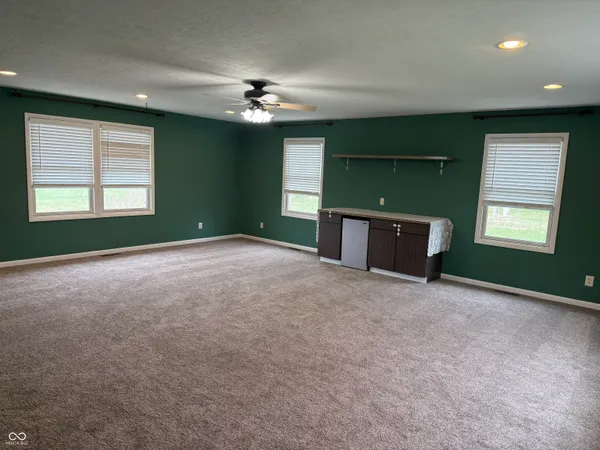 $284,900 | 905 White Drive, New Castle, IN 47362