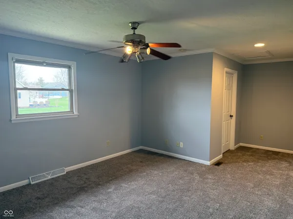$284,900 | 905 White Drive, New Castle, IN 47362