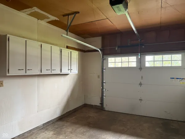 $284,900 | 905 White Drive, New Castle, IN 47362