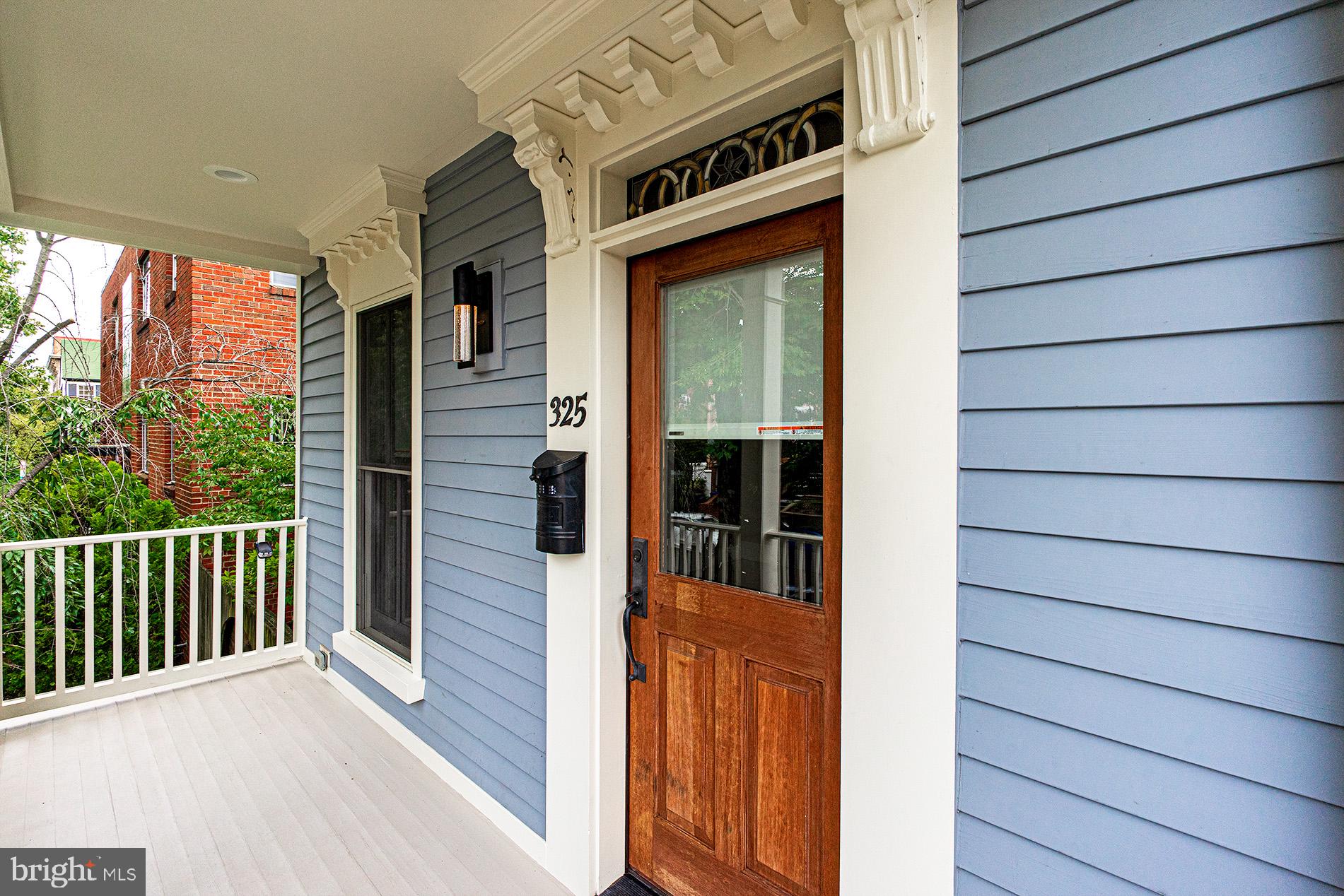 325 D Street Southeast Washington, DC 20003 - Photo 3 of 59