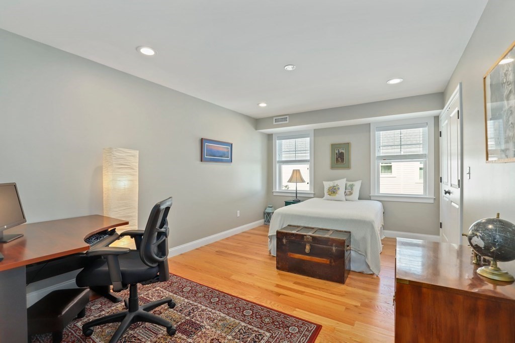 136 Clark Street, Unit 2 Waltham, MA 02453 - Photo 18 of 39