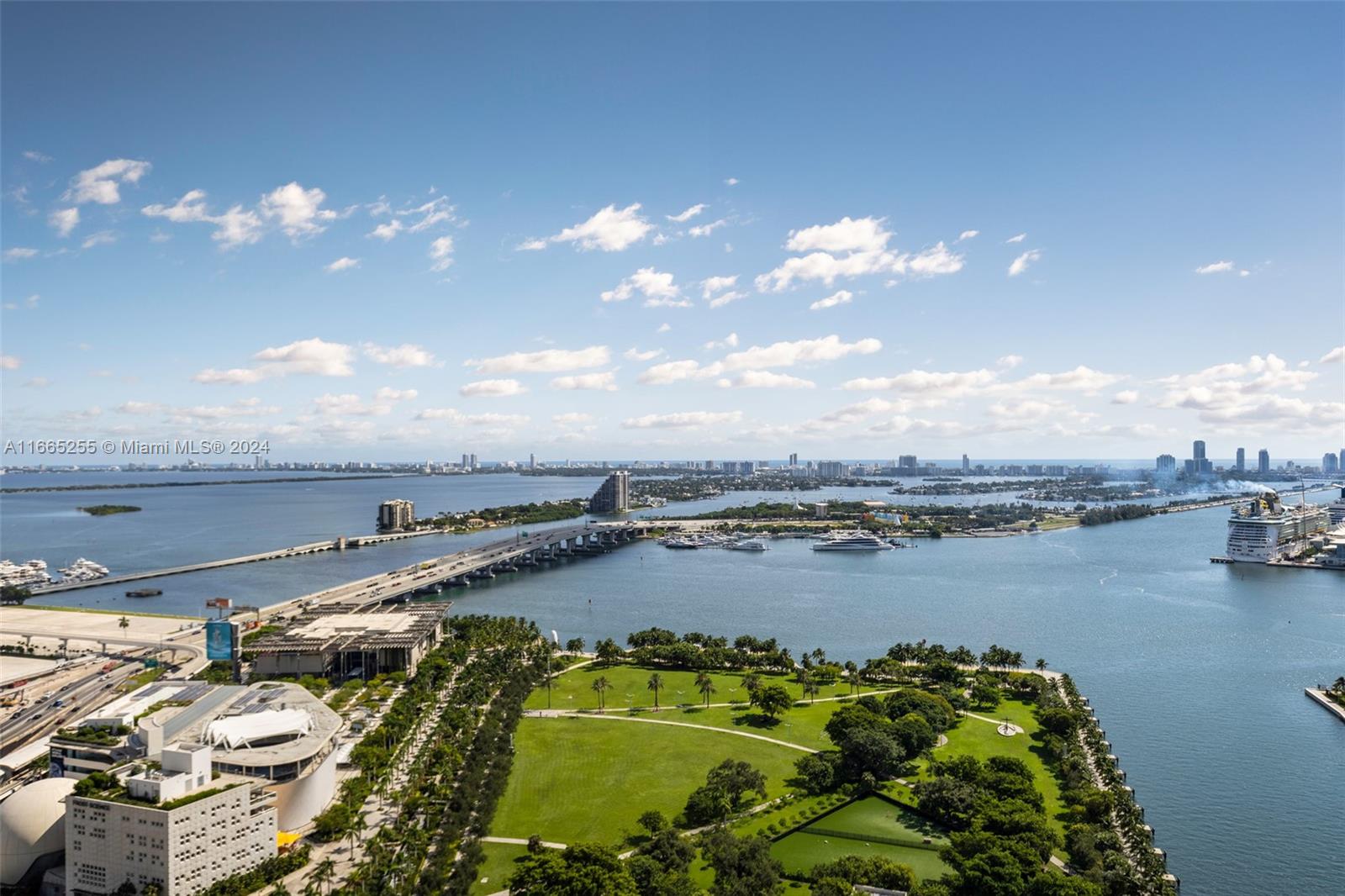 900 Biscayne Boulevard, Unit 3609 Miami, FL 33132 - Photo 23 of 36