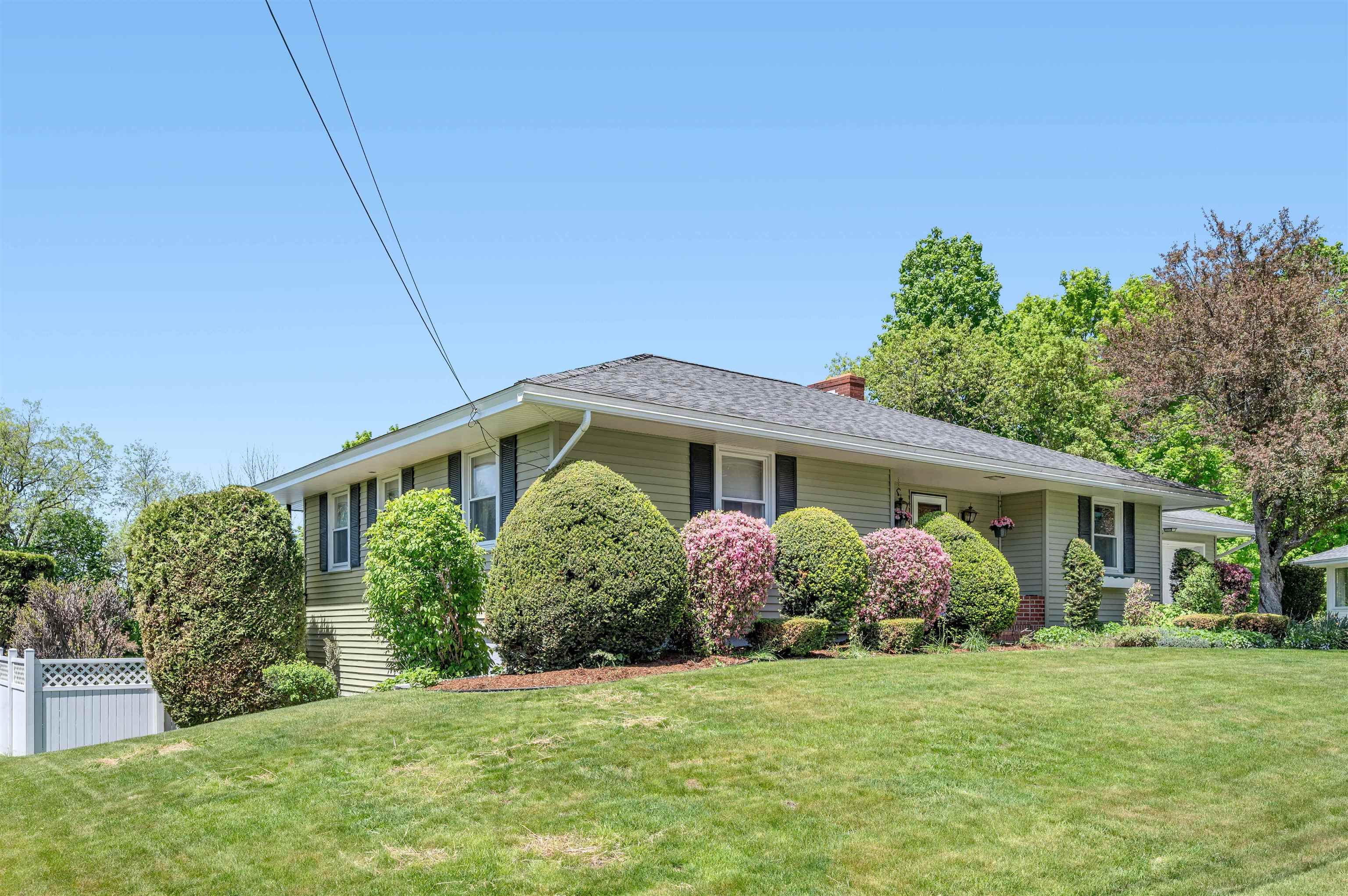 32 Waterman Street Barre, VT 05641 - Photo 2 of 59
