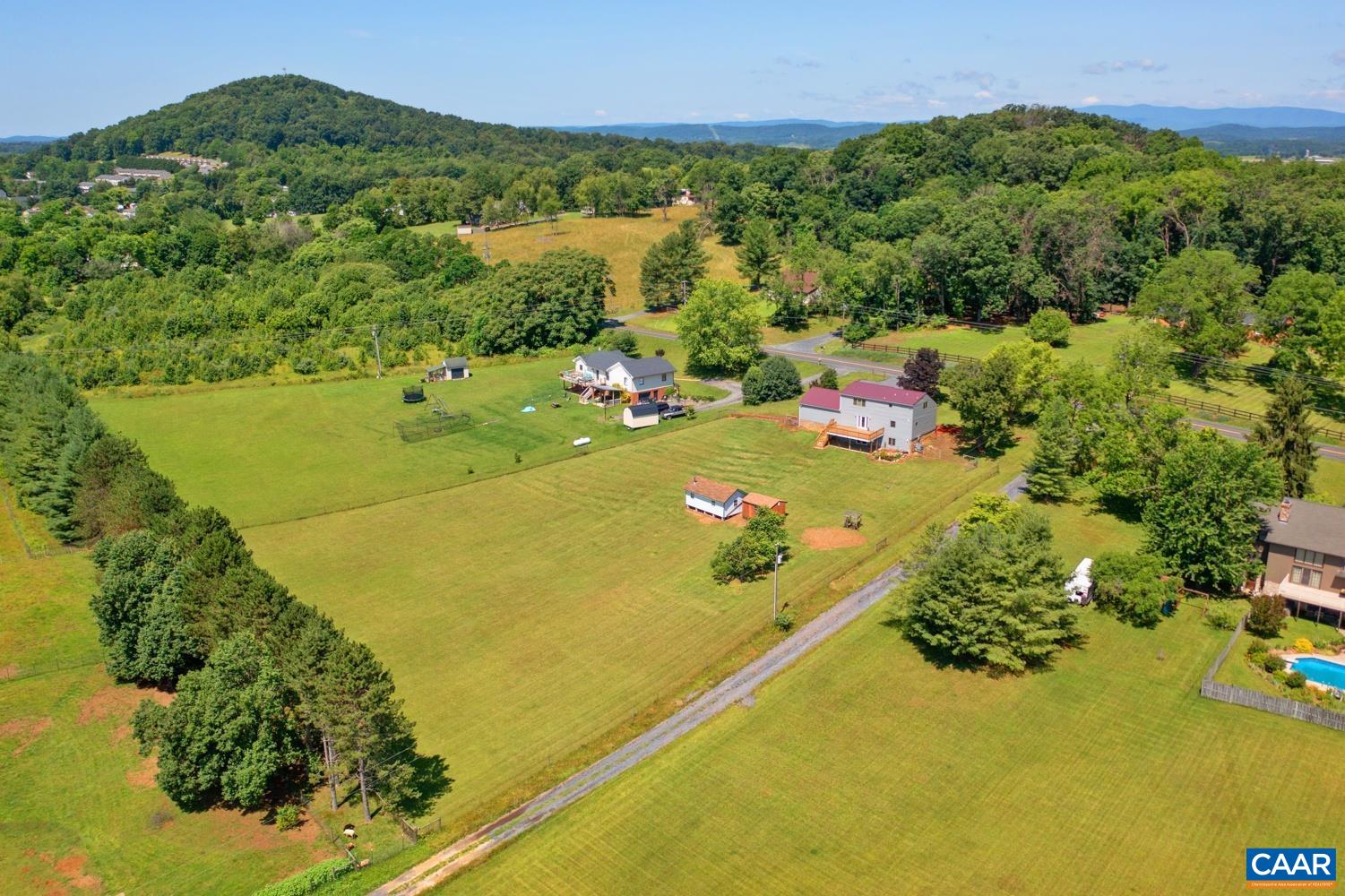 634 Augusta Farms Road Waynesboro, VA 22980 - Photo 6 of 32 a view of a houses with a yard