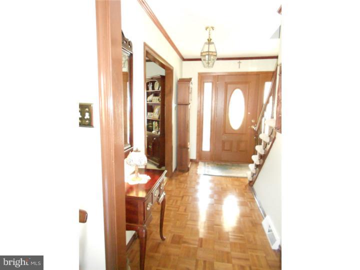 2901 Clyston Road Norristown, PA 19403 - Photo 2 of 18 Foyer