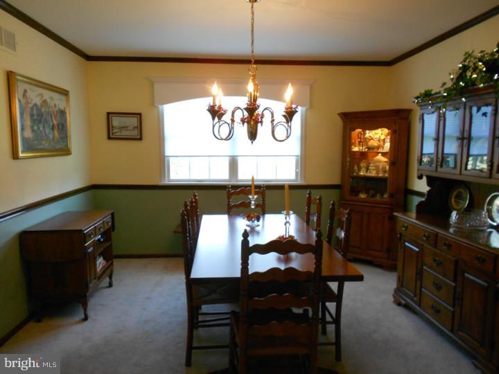 2901 Clyston Road Norristown, PA 19403 - Photo 4 of 18 Dining Room