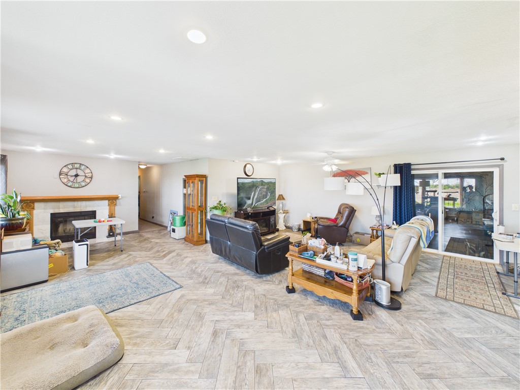 17 South Henson Road Villa Grove, IL 61956 - Photo 3 of 28