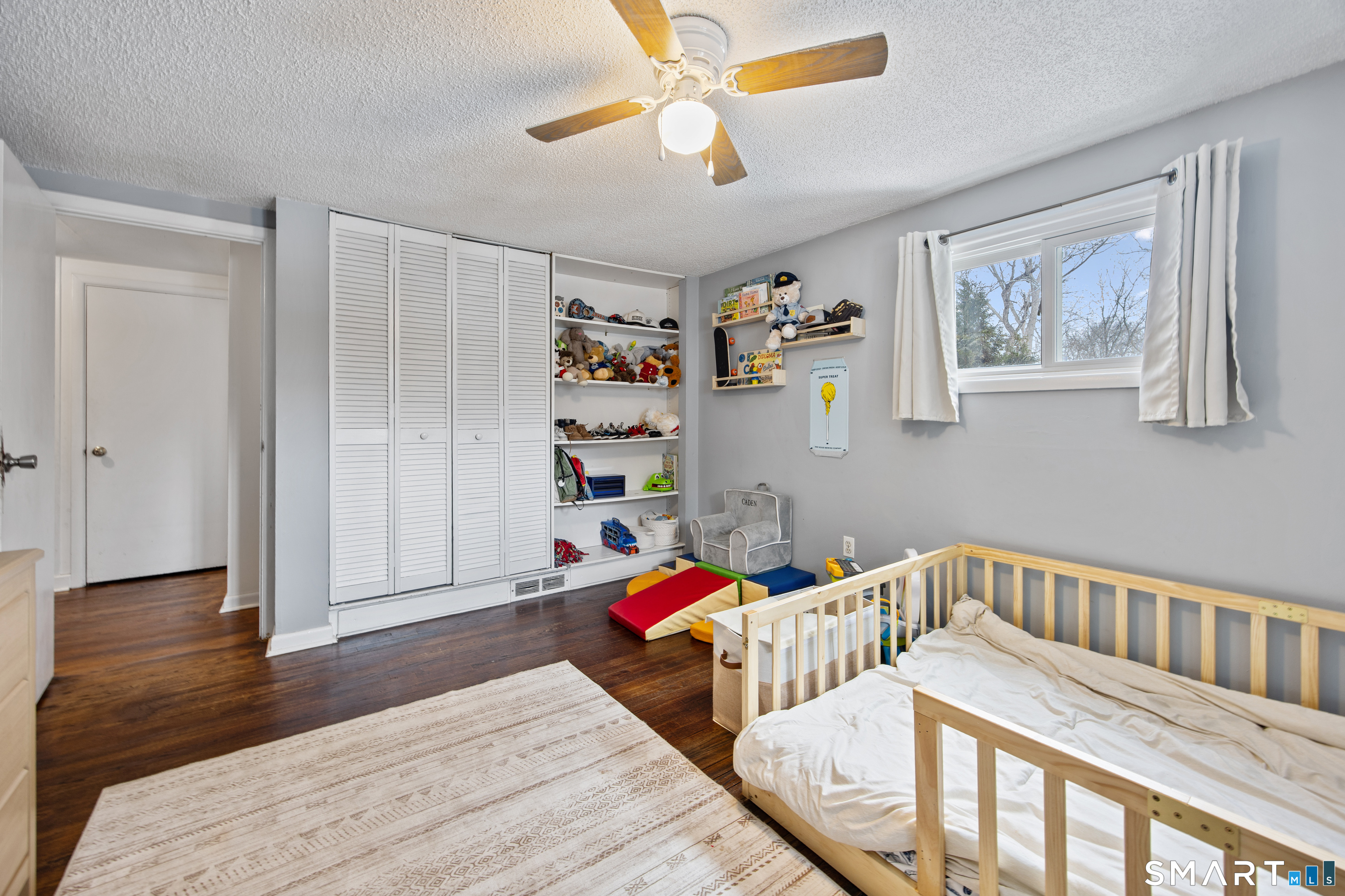 38 Mountain Road Cheshire, CT 06410 - Photo 16 of 35