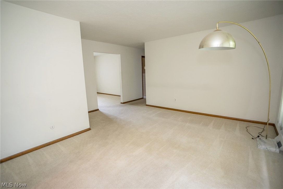 27616 Highland Road Cleveland, OH 44143 - Photo 10 of 25