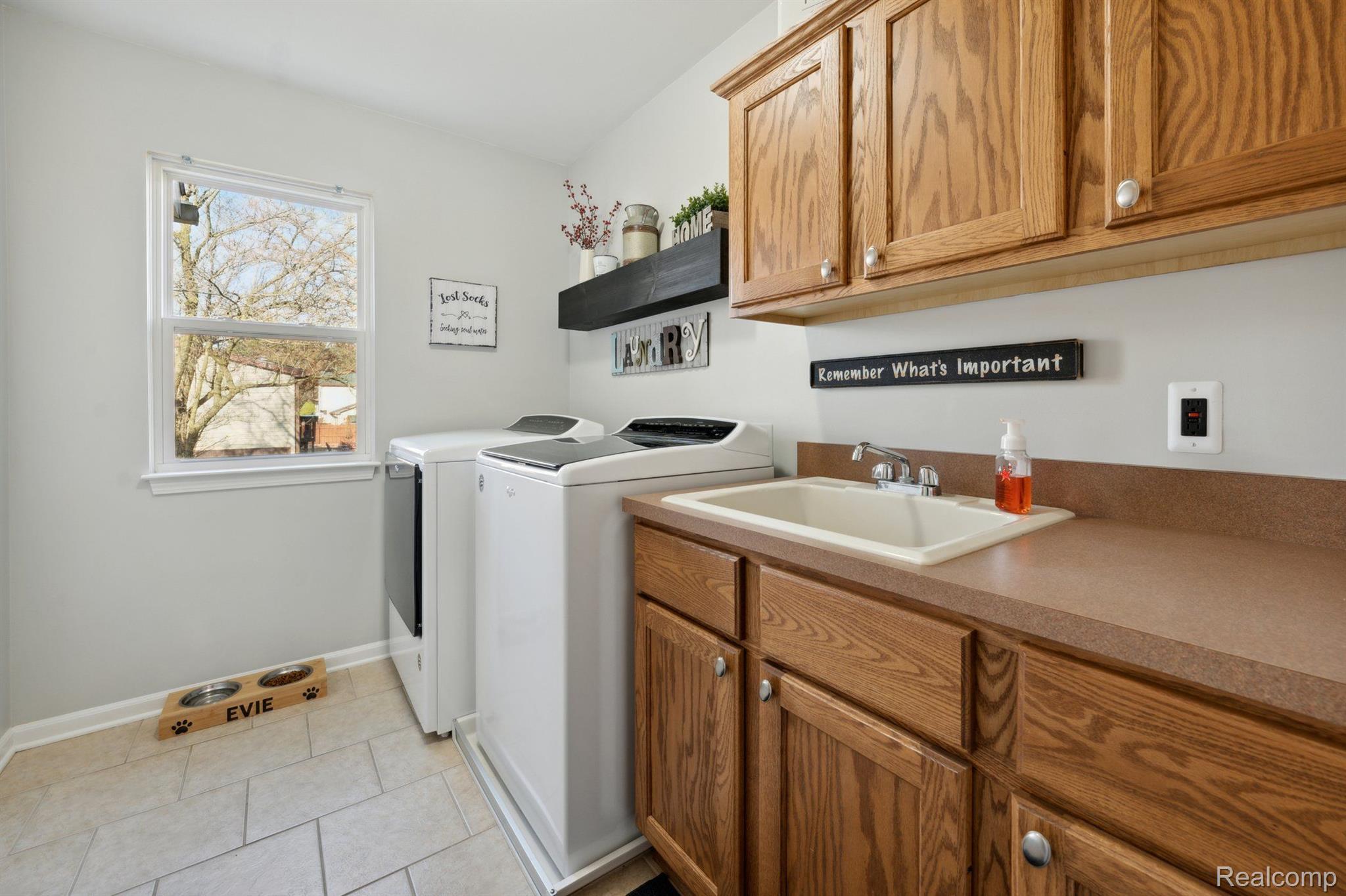 7320 Lobdell Road Linden, MI 48451 - Photo 8 of 30 Laundry room main floor