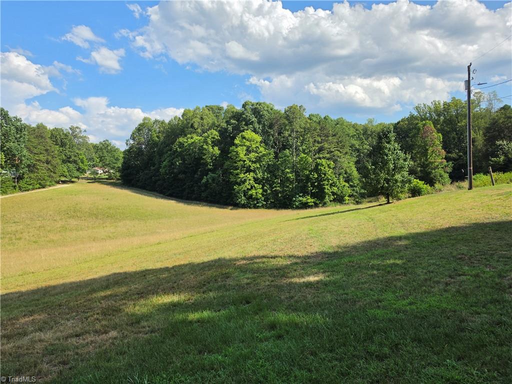 6091 Eaton Road Walnut Cove, NC 27052 - Photo 3 of 7