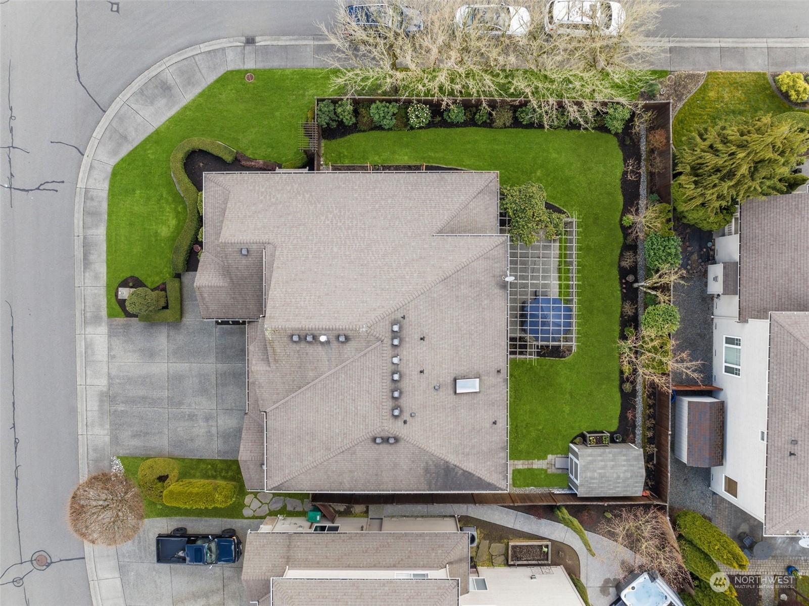 20828 37th Avenue Southeast Bothell, WA 98021 - Photo 37 of 38 an aerial view of a house with a garden