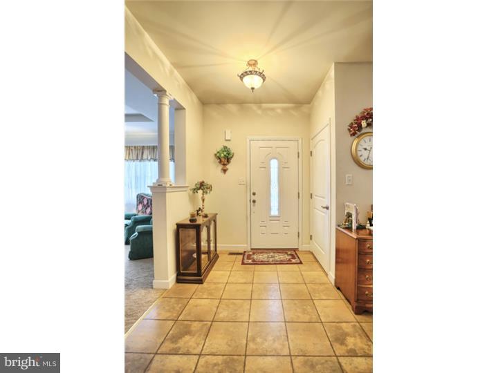 3000 Maple Avenue Reading, PA 19605 - Photo 5 of 25 Foyer