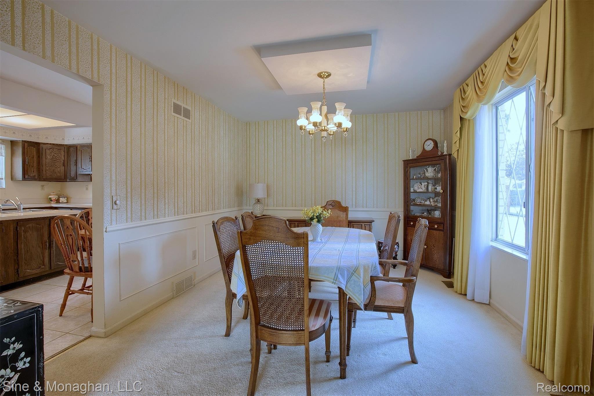 35 Vernier Road Grosse Pointe, MI 48236 - Photo 6 of 38 8-Dining Room.jpg