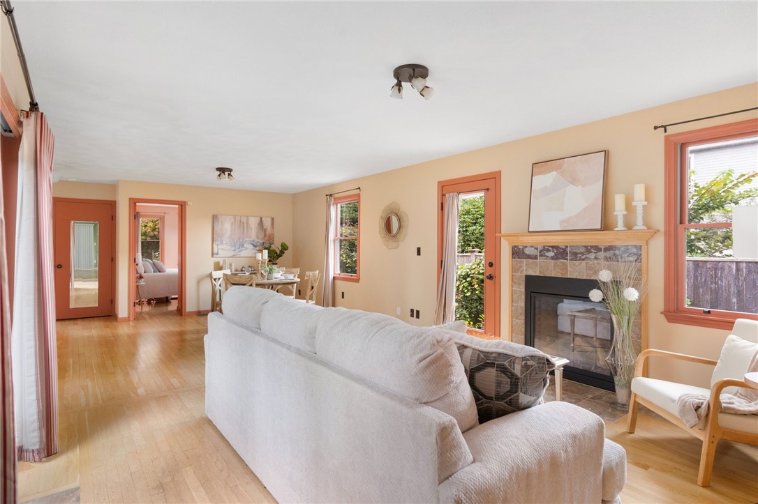 52 South Fair Street Warwick, RI 02888 - Photo 12 of 45