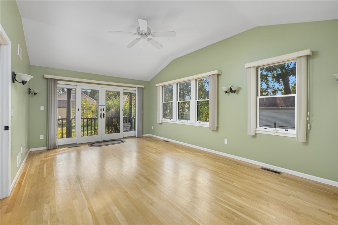 52 South Fair Street Warwick, RI 02888 - Photo 18 of 45