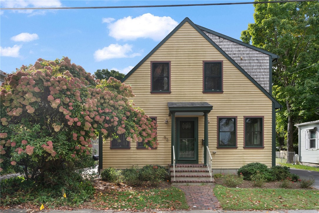 52 South Fair Street Warwick, RI 02888 - Photo 2 of 45