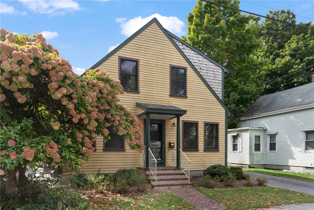 52 South Fair Street Warwick, RI 02888 - Photo 3 of 45